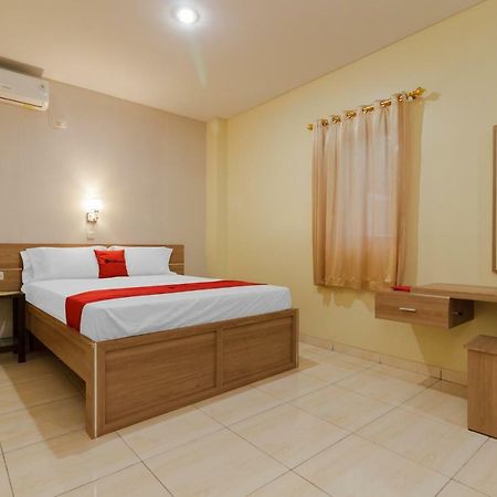 Reddoorz Plus Near Pantai Malalayang Manado Hotell Eksteriør bilde